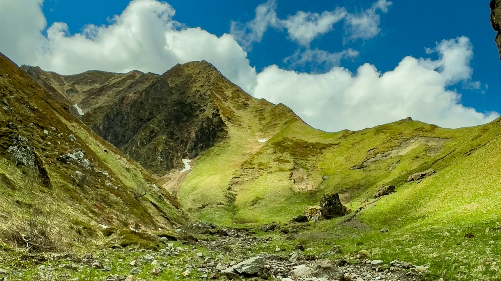 Réserve de Chastreix-Sancy : La Vallée du Val d'Enfer, Un Trésor Naturel en Auvergne