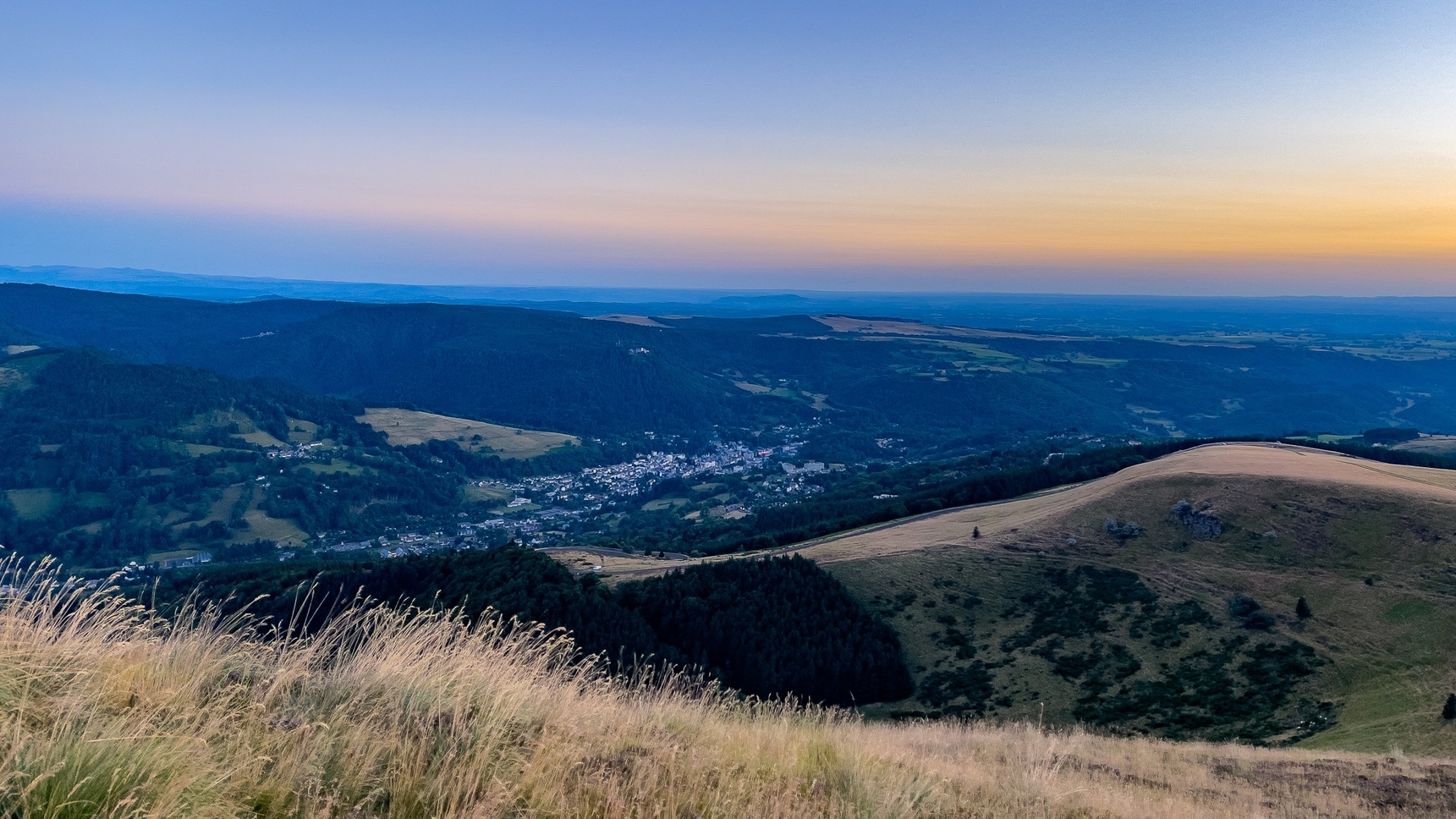 La Bourboule : Un panorama unique depuis le sommet de la Banne d'Ordanche.