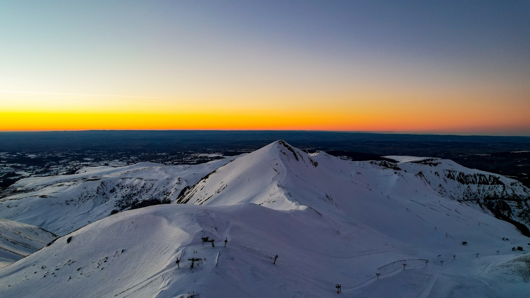 Puy de Sancy Enneigé : Vue Panoramique depuis le Puy de Dôme