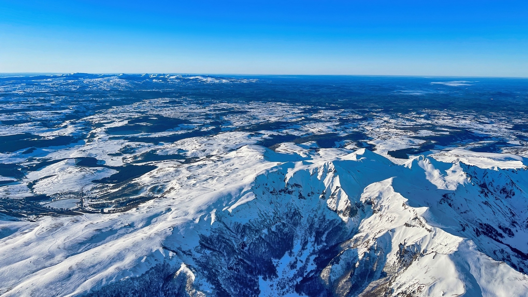 Auvergne Montgolfière : Puy de Sancy : Un Vol Magique au-dessus du Toit de l'Auvergne