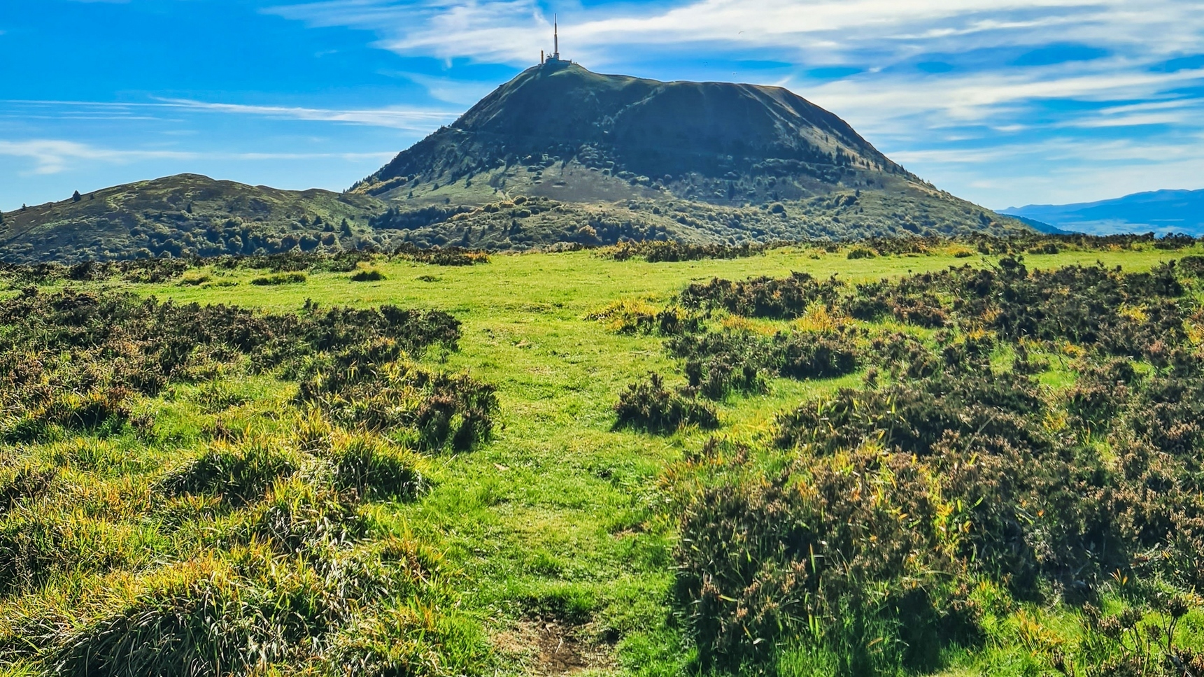 Puy de Dôme countryside - Puy de Dôme view - Exceptional landscapes