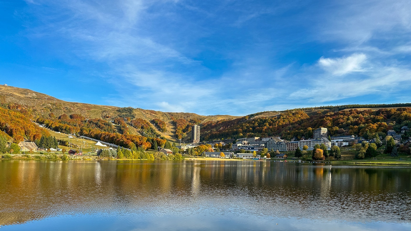 Super Besse : Couleurs Automnales Enchantées - Une Saison d'Exception 