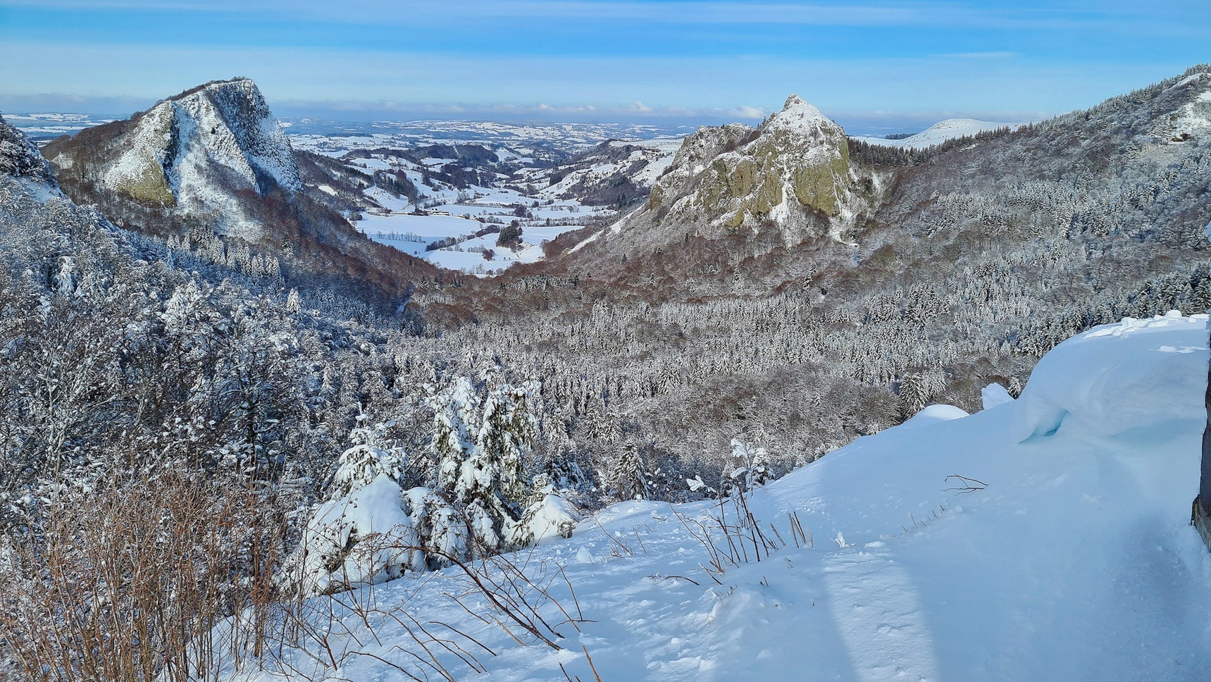 Roches Tuilière et Sanadoire : Magie Hiver et Paysages Enneigés