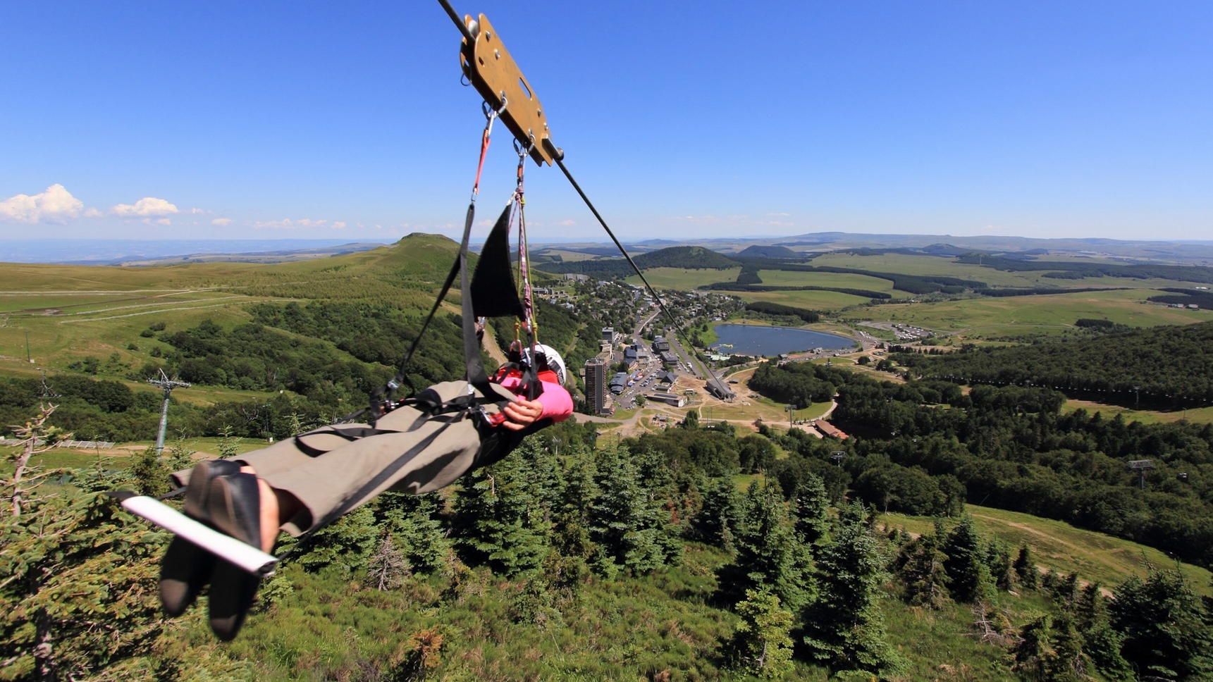 Super Besse : Sensations Fortes avec la Tyrolienne Panoramique !