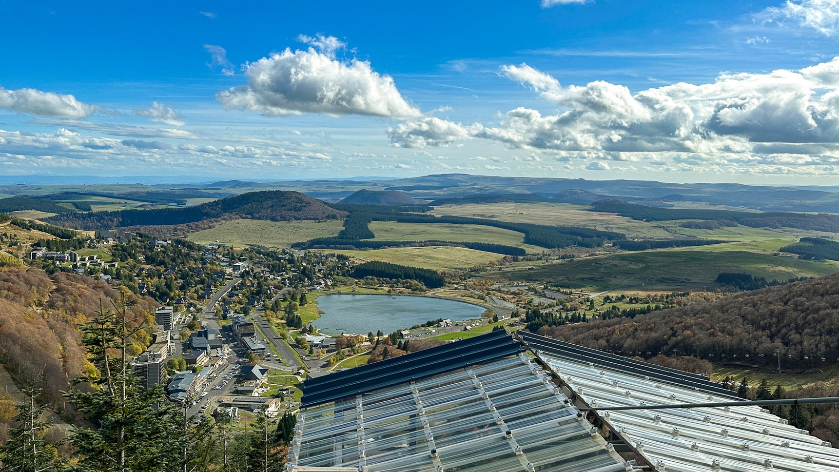 Tyrolienne Fantasticable Super Besse : Survolez l'Auvergne et ses Panoramas Grandioses