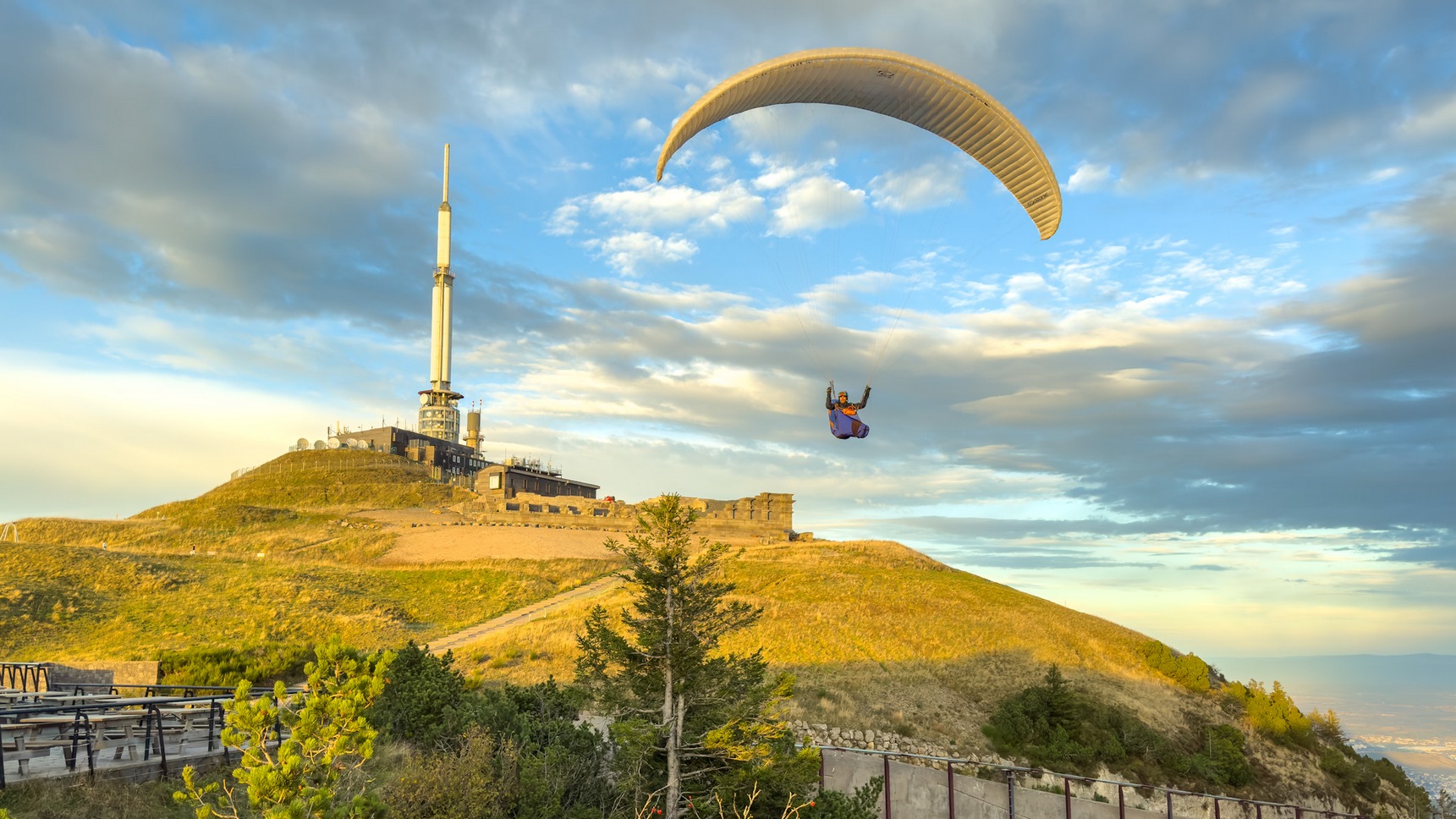 Puy de Dôme - Sommet - Haut Lieu de Parapente - Sensations fortes & Vues Exceptionnelles