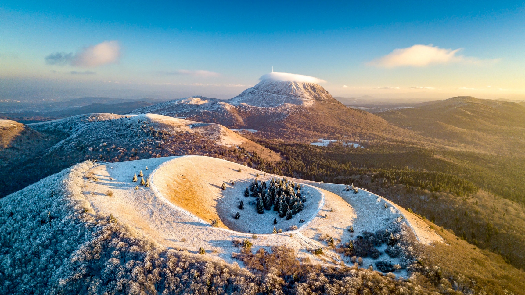 Chaîne des Puys : Volcans et Puy de Dôme - Panorama Impressionnant