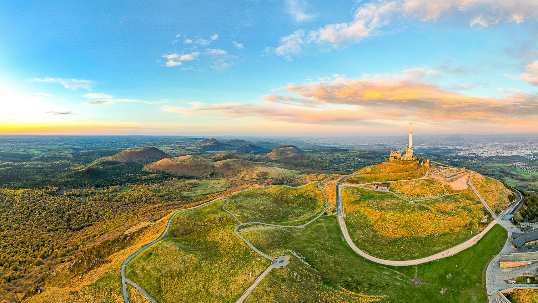 Sommet du Puy de Dôme - Chaîne des Puys - Panorama Unique