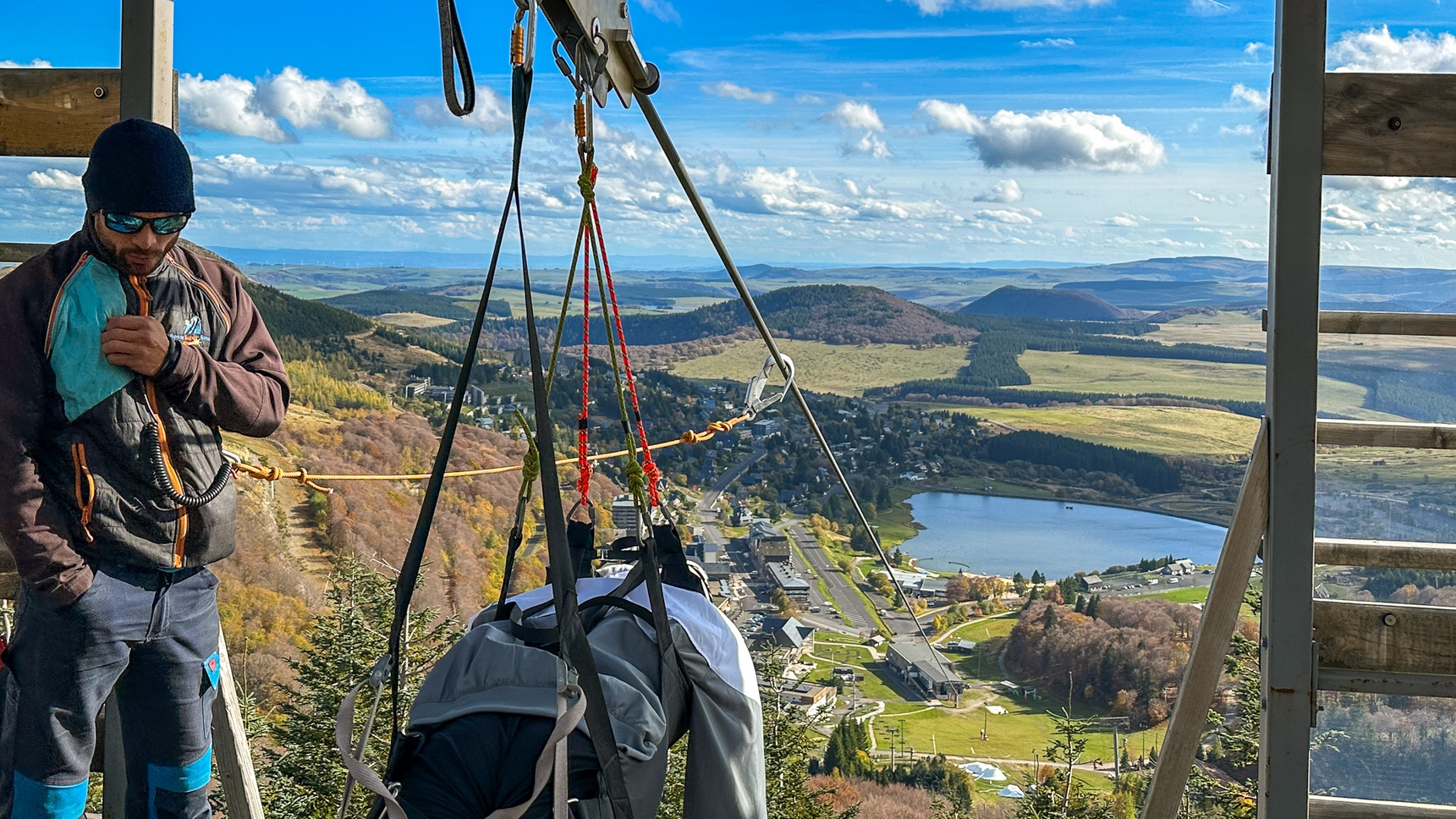 Super Besse : Tyrolienne - Prêt pour une Descente Inoubliable !