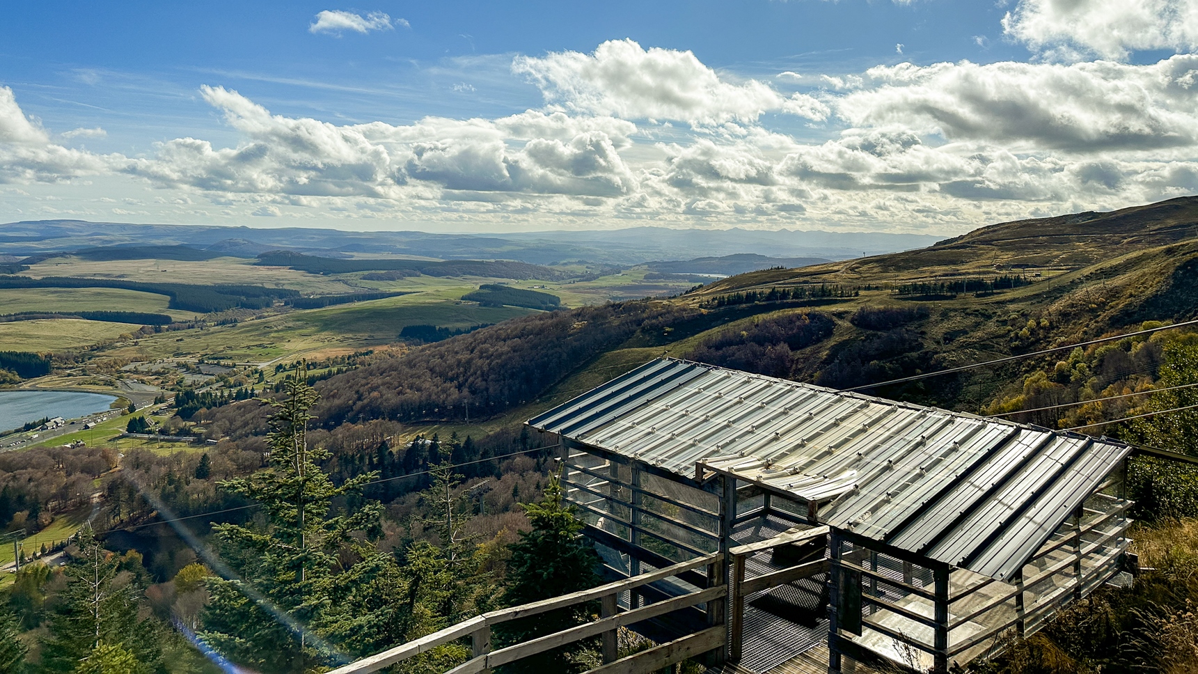 Super Besse : Tyrolienne - Point de Départ Panoramique sur les Hauteurs