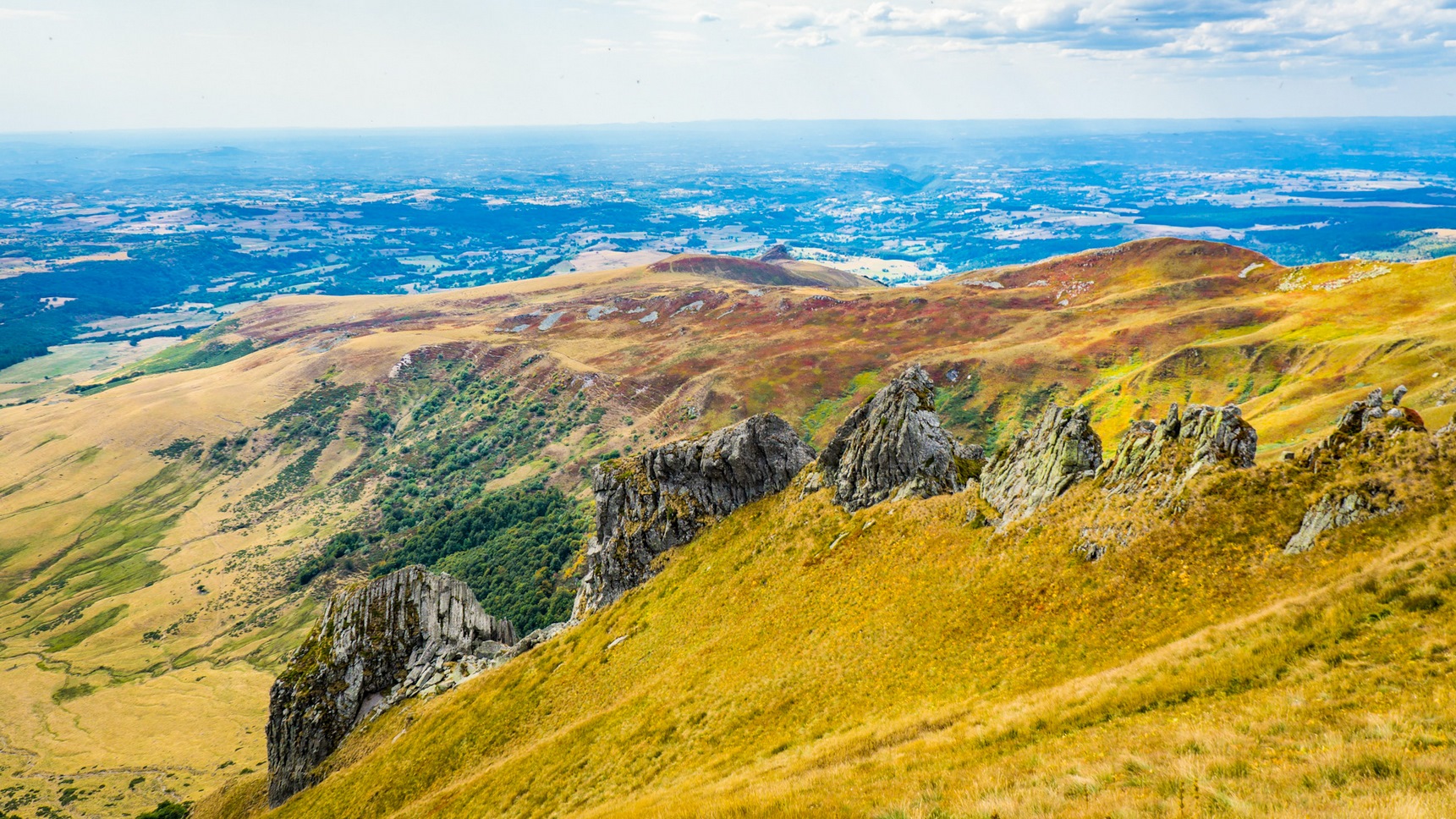 Puy de Sancy : Aiguilles Impressionnantes, Symbole du Massif