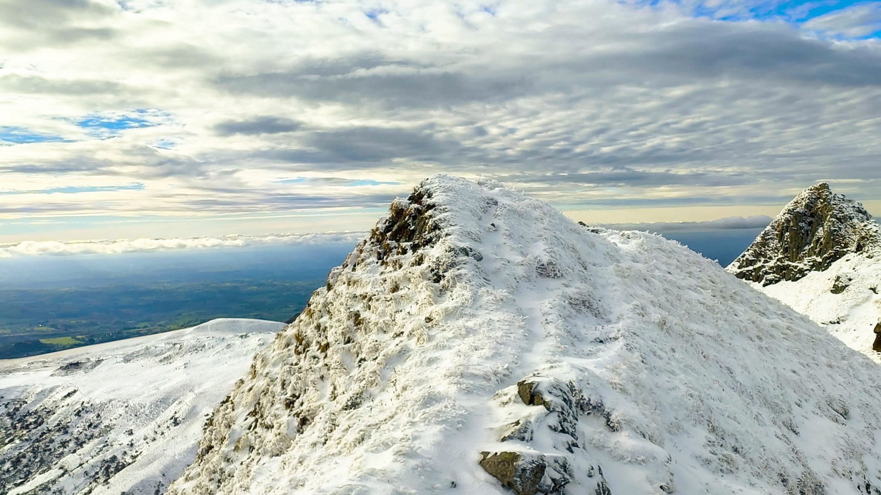 Au sommet du Puy de Sancy : La neige arrive en novembre 2022 !