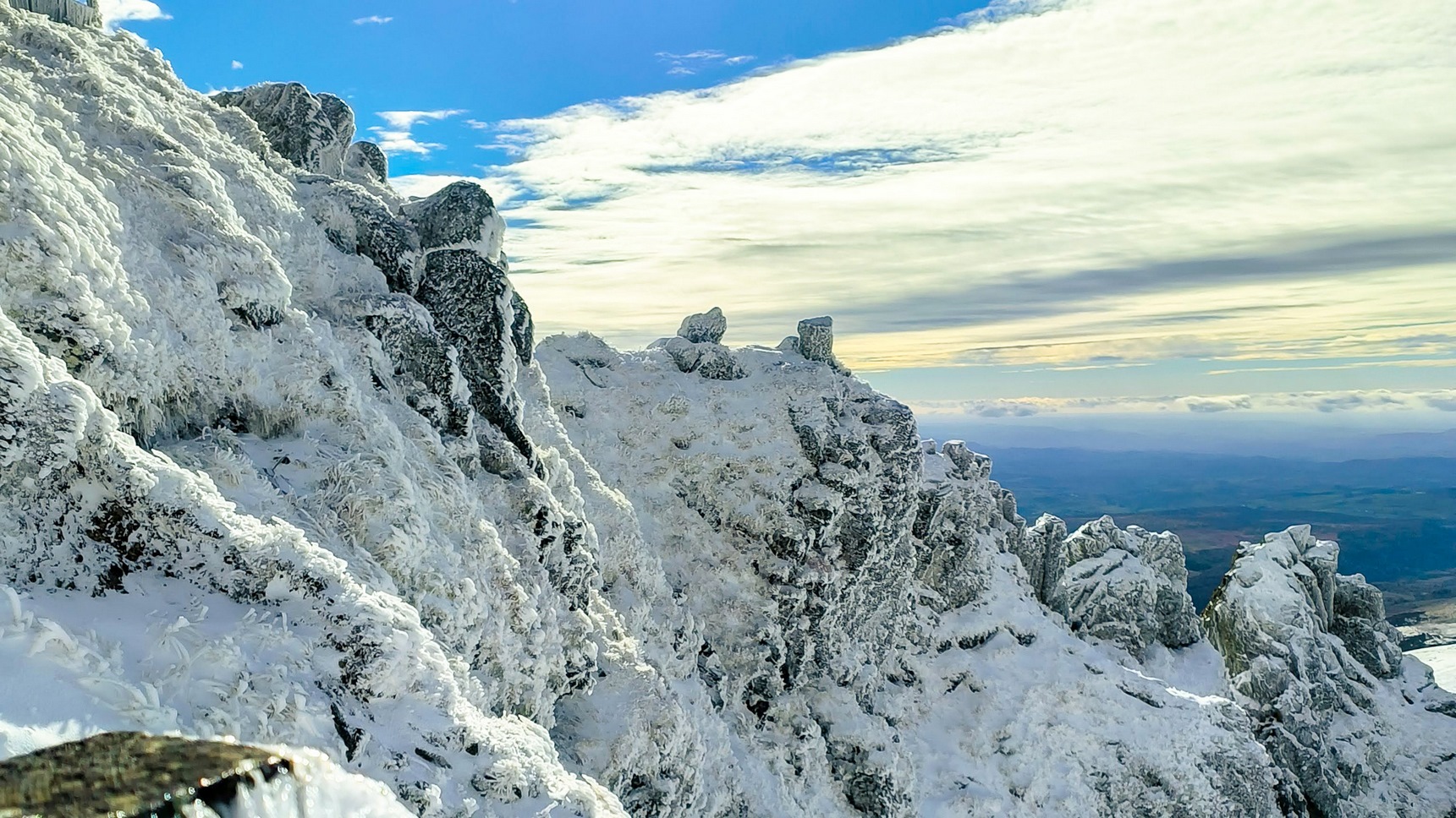 Le Puy de Sancy : Les aiguilles enneigées en novembre 2022 !