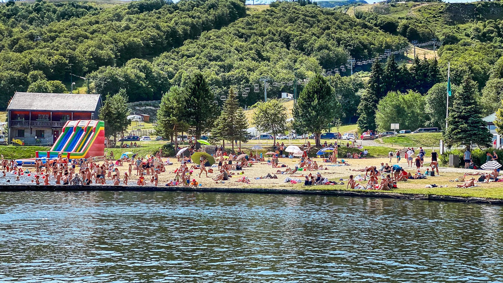 Super Besse - Plage Lac des Hermines - Détente en Auvergne