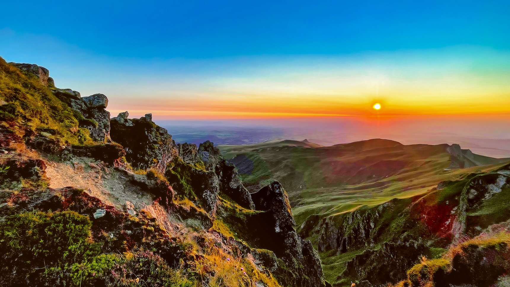 Puy de Sancy : Coucher de Soleil Incroyable sur les Aiguilles du Puy de Sancy