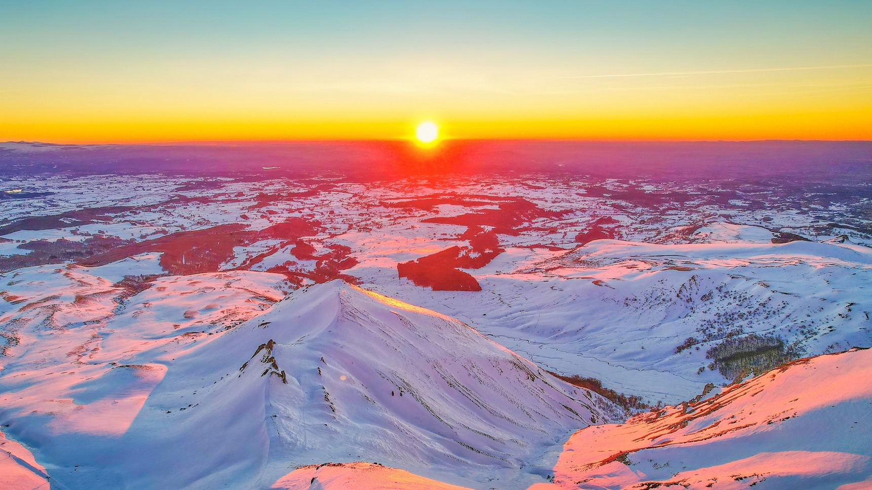 Puy de Sancy : Coucher de Soleil Incroyable sur le Puy Gros et la Vallée de la Fontaine Salée