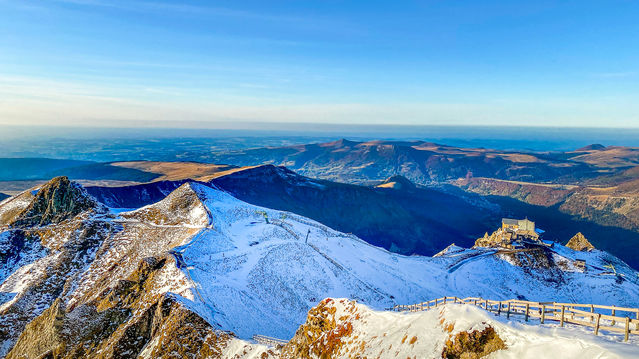 Puy de Sancy : Coucher de Soleil Magique et Téléphérique du Sancy