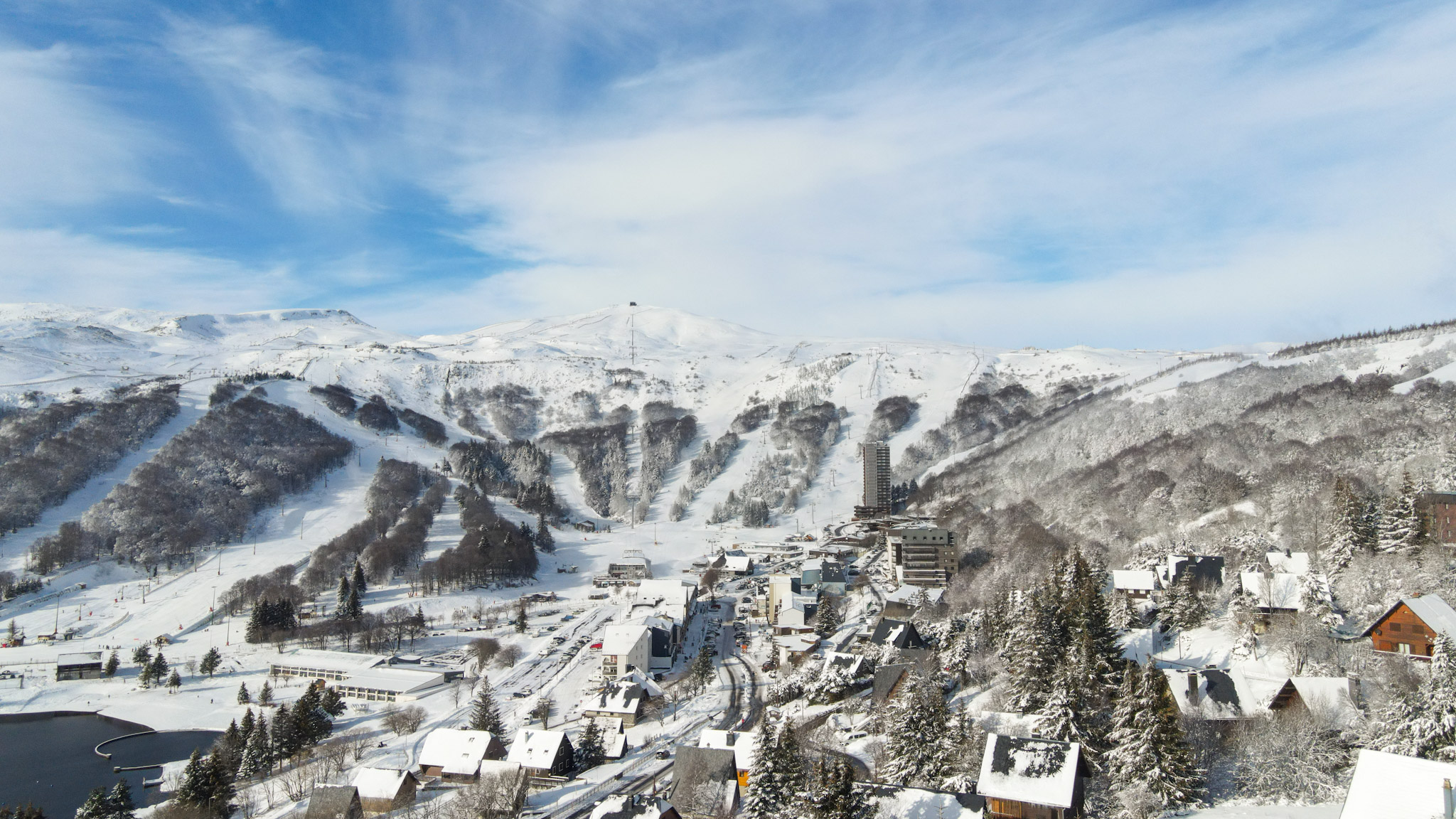 Super Besse : Paysage enneigé vu du ciel, Magie d'hiver