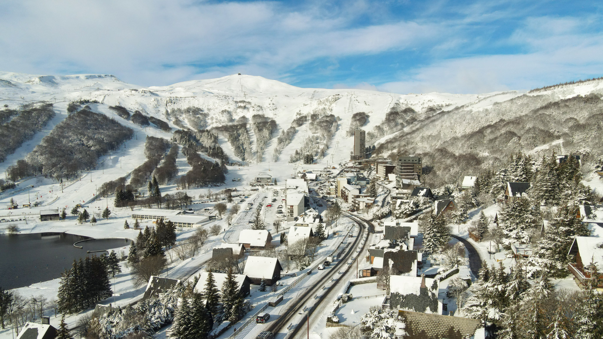 Super Besse - Avenue du Sancy Enneigée, Vue Aérienne Exceptionnelle