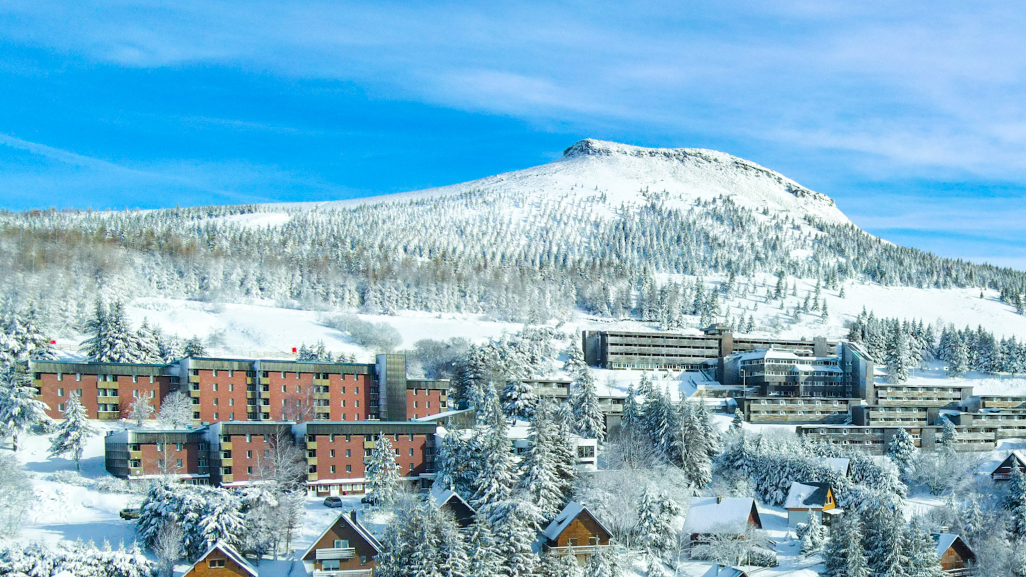 Super Besse - VVF sous la Neige, Vue Aérienne Féerique