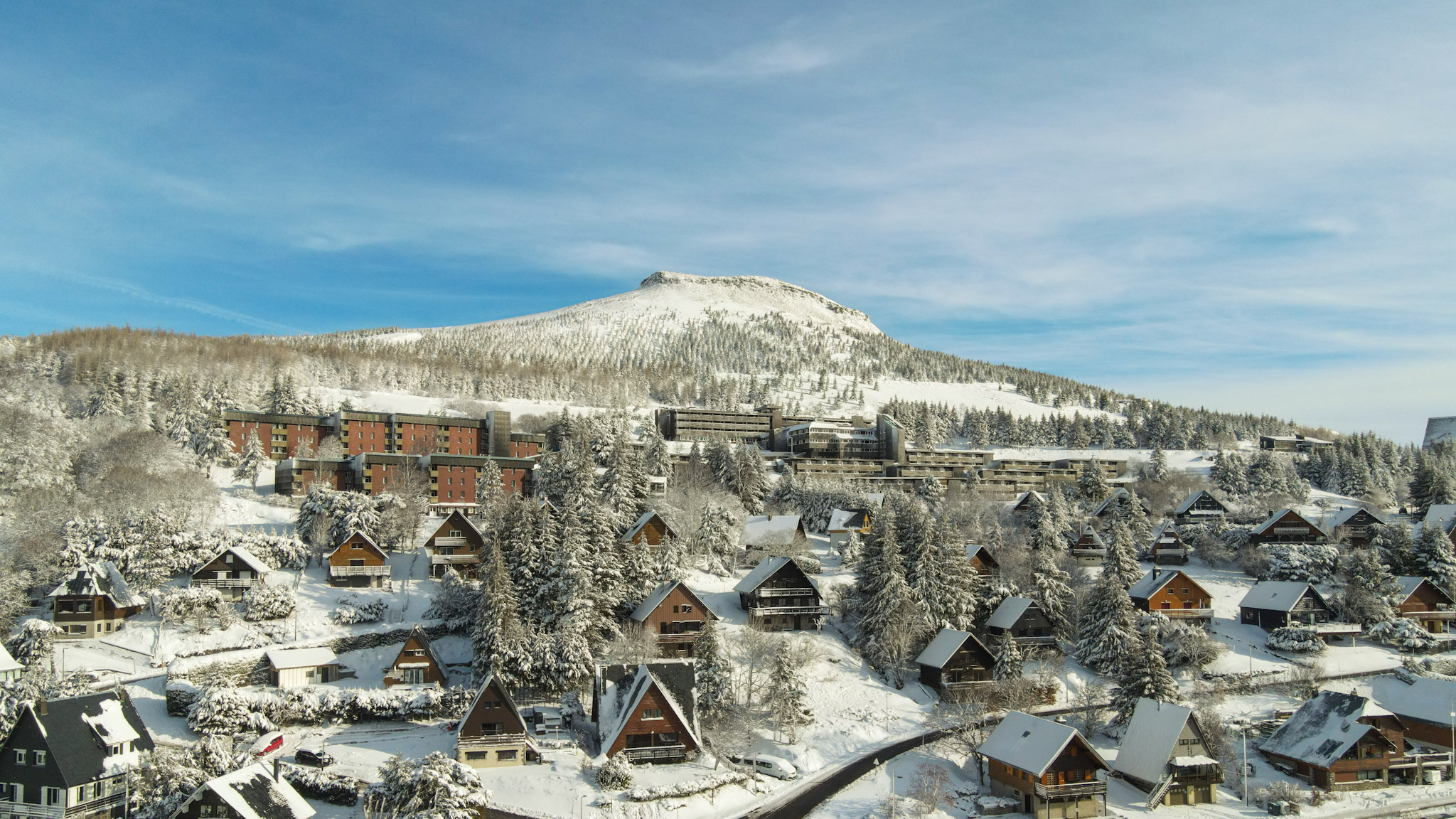 Super Besse - Puy du Chambourguet Enneigé, Vue Aérienne Féerique