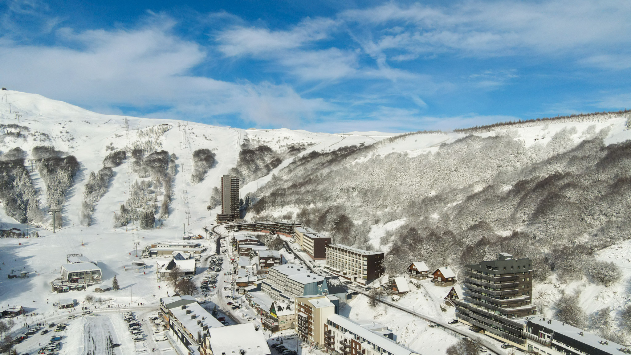 Super Besse - Centre Ville Enneigé, Vue Aérienne Exceptionnelle