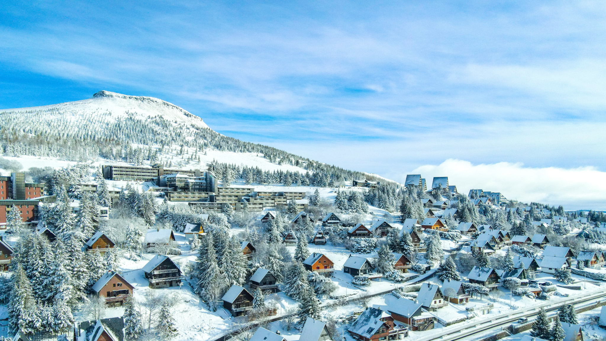 Super Besse - Village de Chalets Enneigé, Féérie d'Hiver