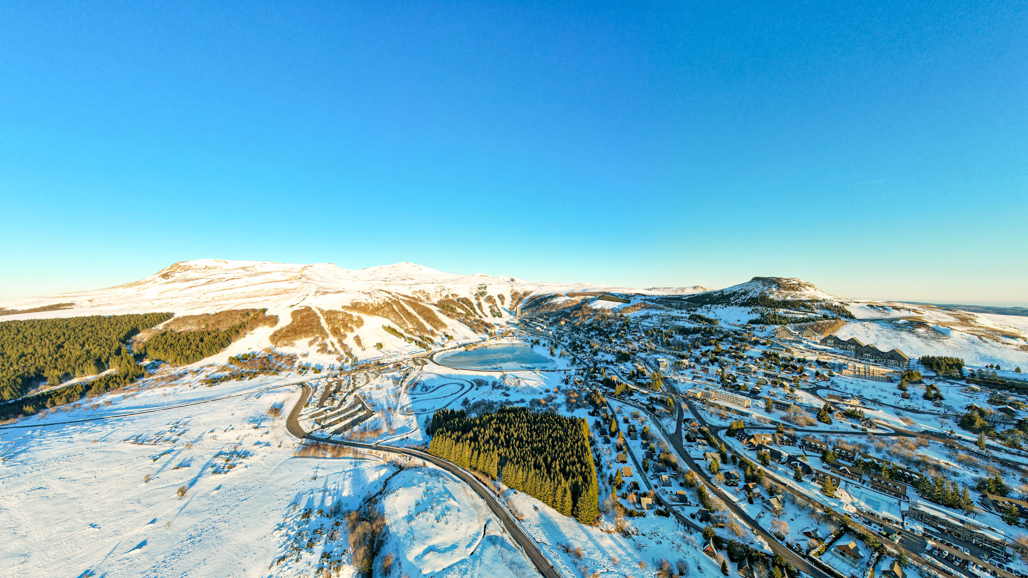 Super Besse : Station de Ski, Vue Aérienne Panoramique