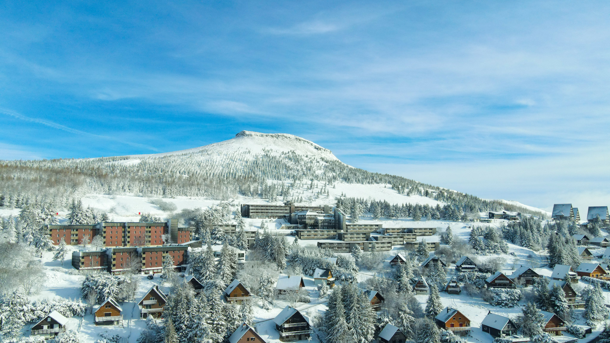 Super Besse : Villages Vacances VVF et Club Belambra sous la Neige, Séjour d'Hiver Inoubliable