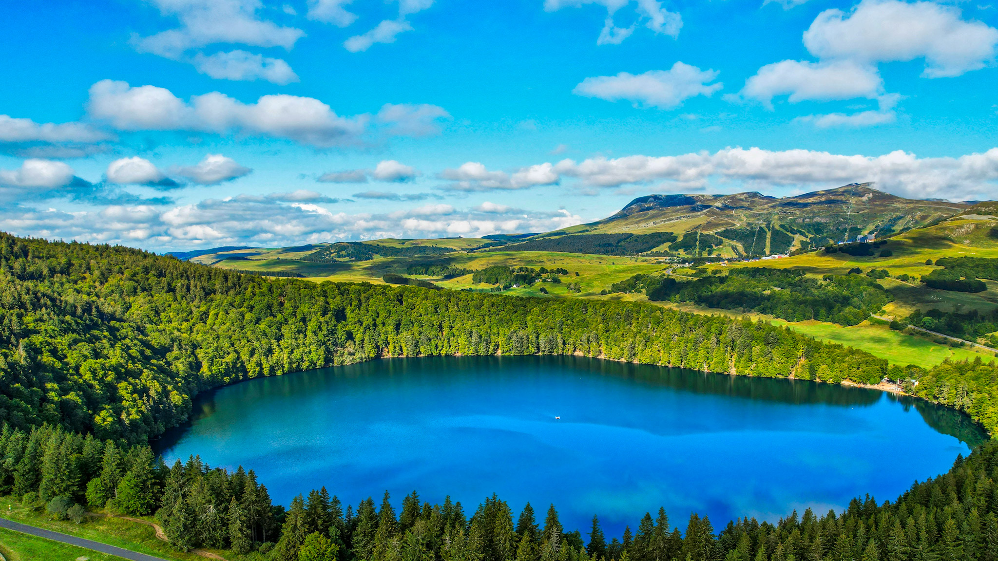 Lac Pavin : Vue Aérienne Exceptionnelle