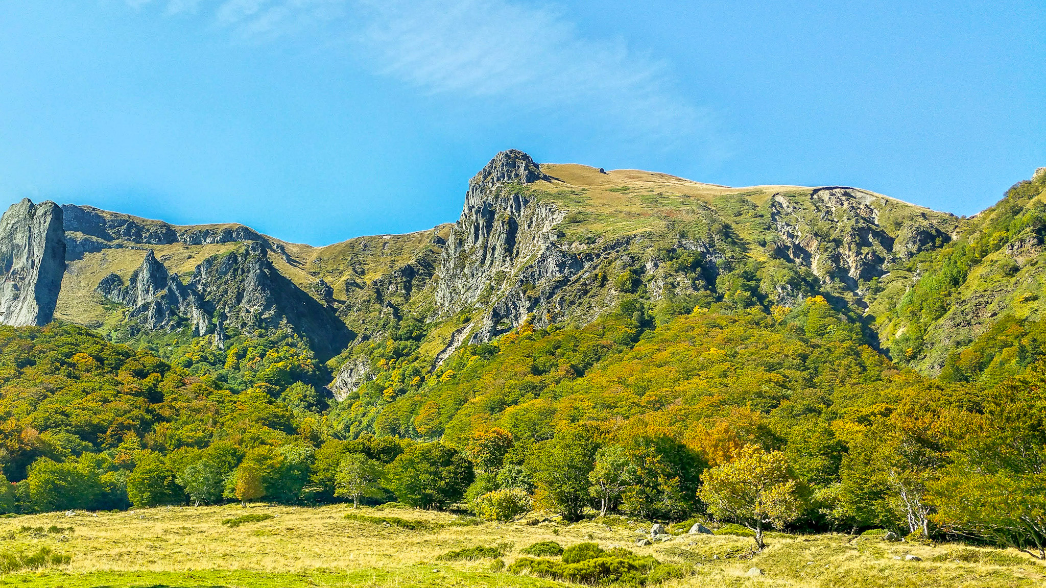 Réserve Naturelle Nationale de la Vallée de Chaudefour : Biodiversité et Merveilles Naturelles