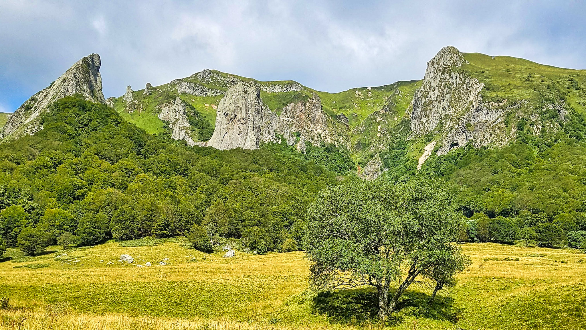 Dent de la Rancune et Crête de Coq : Sommets Mythiques du Sancy