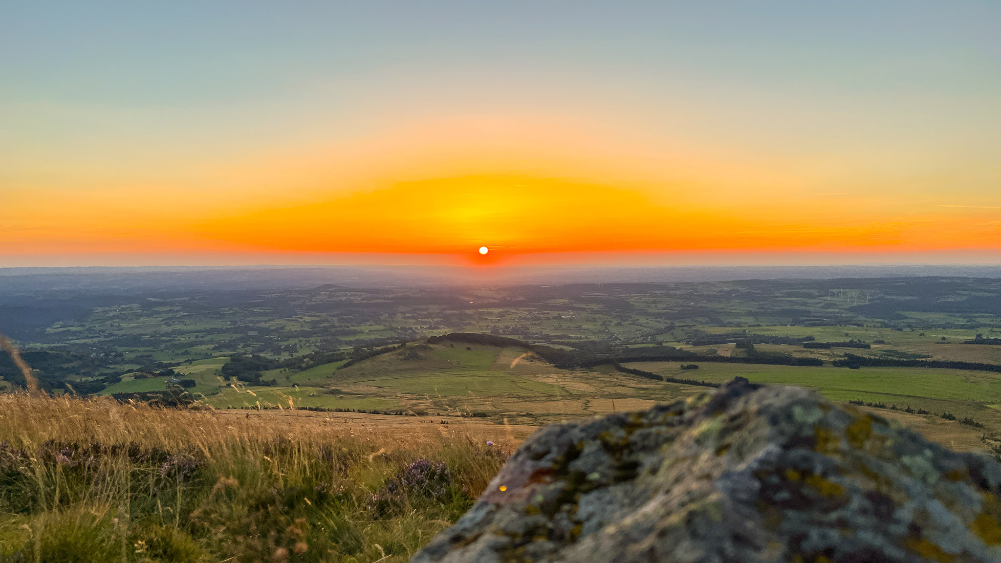 Les Monts Dore, la Banne d'Ordanche, coucher de soleil