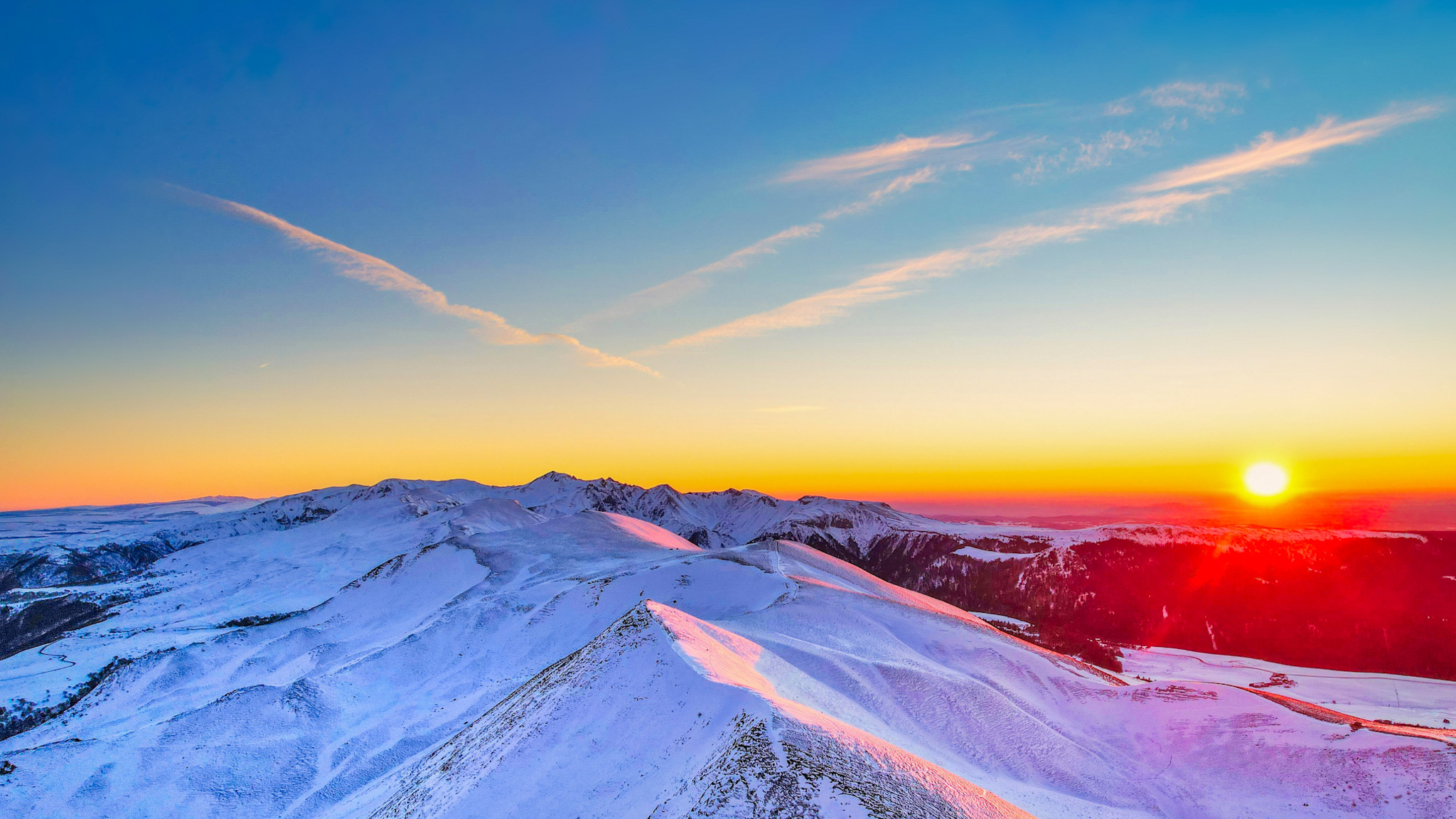 Puy de la Tâche : Coucher de Soleil Spectaculaire au Sommet