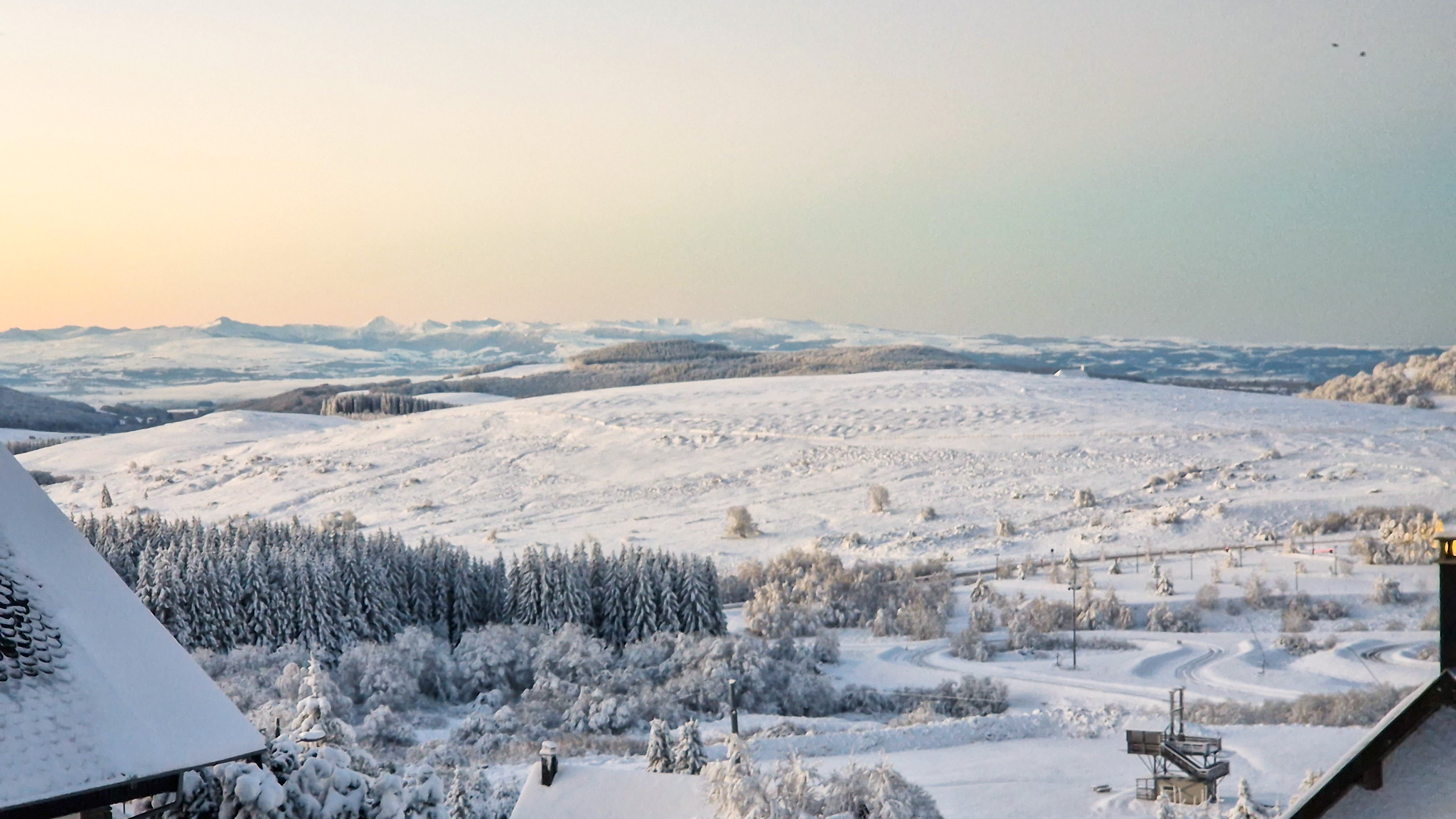 Chalet Ma Cambuse Super Besse - Panorama Impressionnant sur les Monts du Cantal