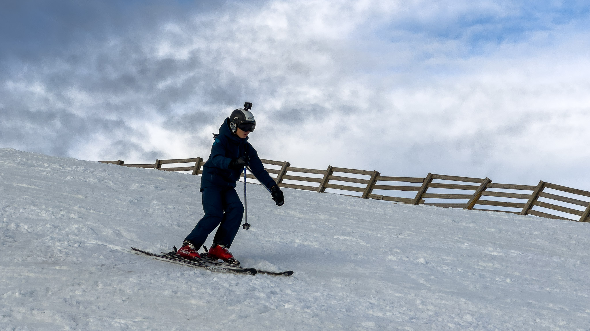 Super Besse - Descente Piste Rouge vers le Téléphérique - Adrénaline et Vue Panoramique