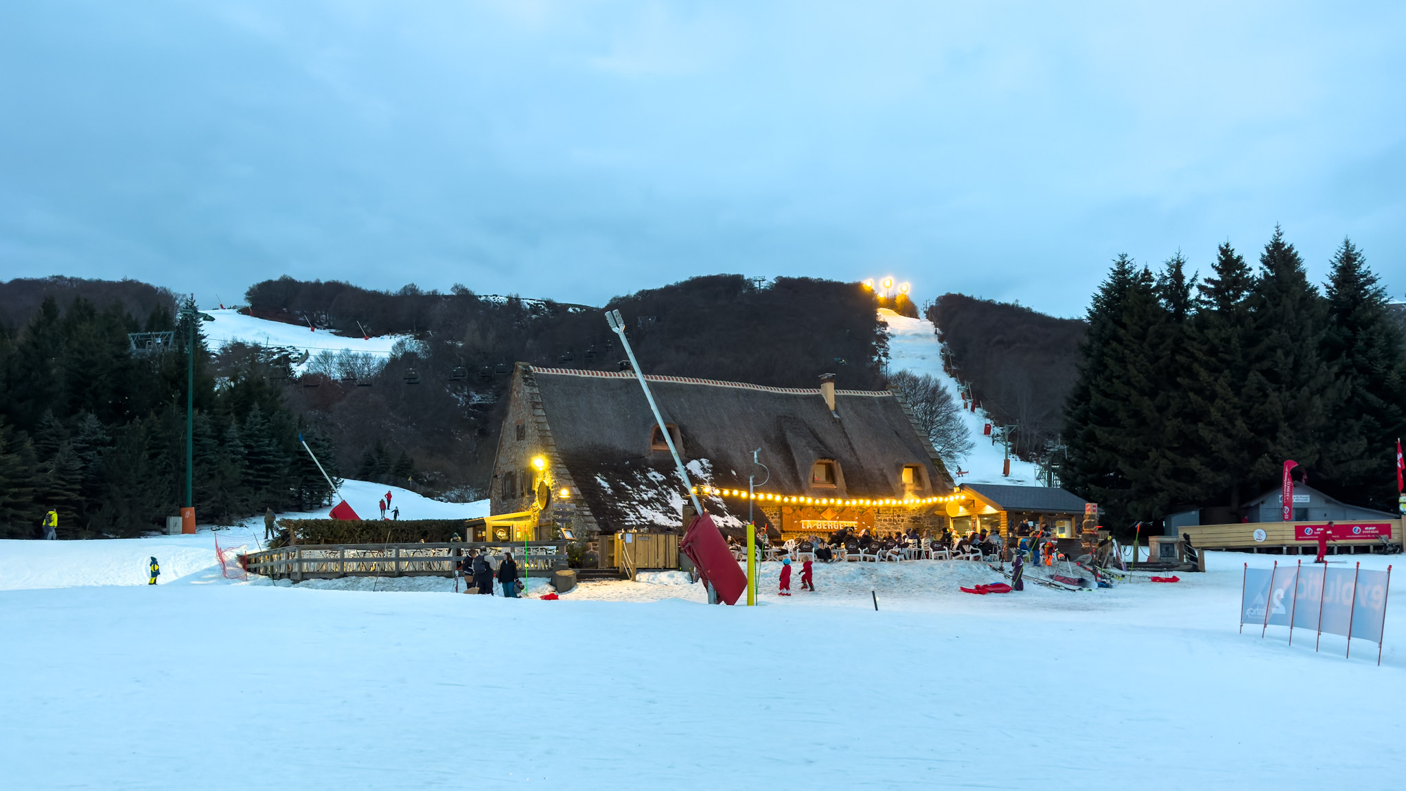 Super Besse - Auberge de la Perdrix : Restauration et Détente sur les Pistes