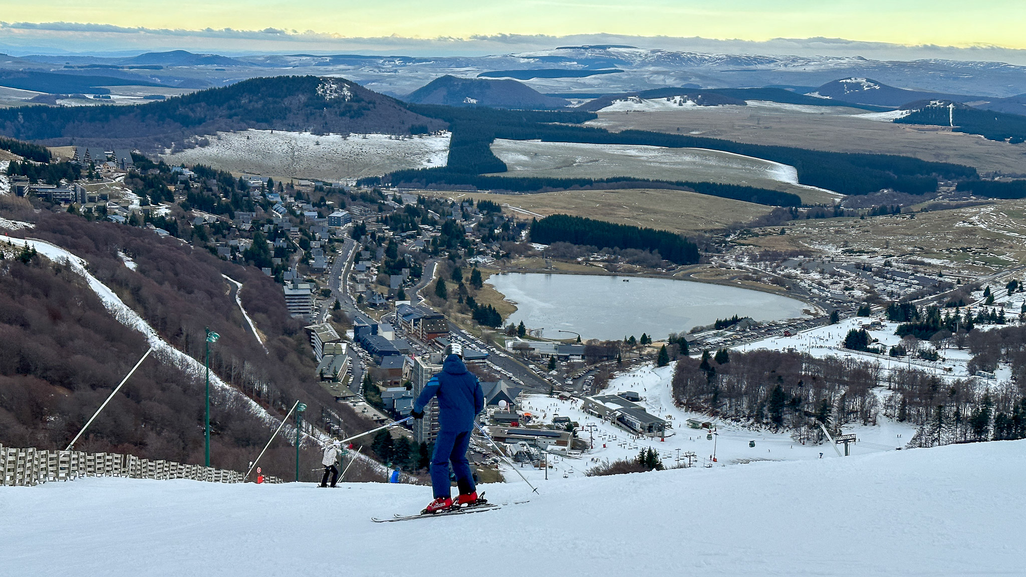 Super Besse - Sommet Piste Rouge - Vue Splendide sur la Station