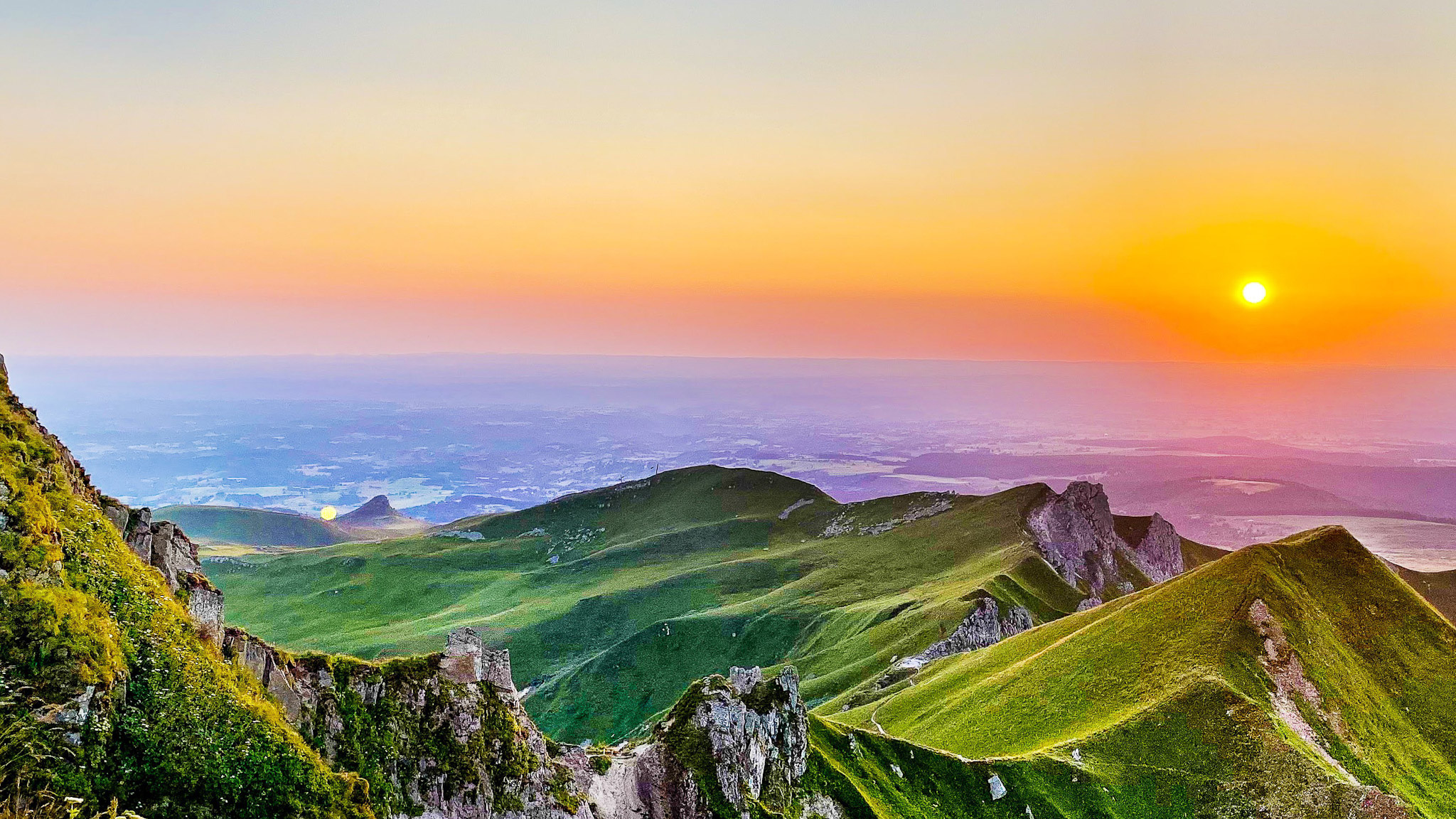 Super Besse - Sommet du Puy de Sancy : Coucher de Soleil Magique sur le Pas de l'Ane, le Puy de Chalane et le Roc de Courlande