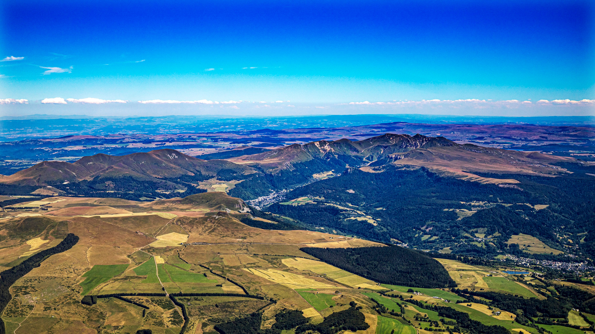 Traversez les Monts Dore : Banne d'Ordanche, Massif Adventif, Puy de Sancy... Beautés Volcaniques d'Auvergne