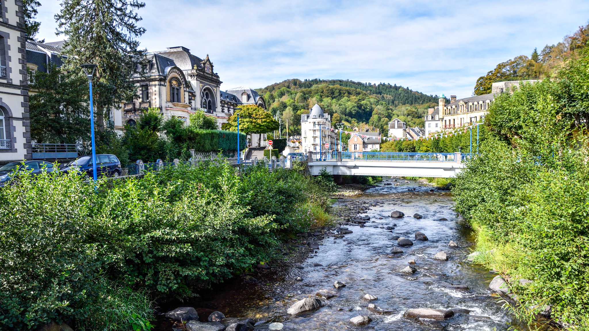 La Bourboule, France : Découverte Thermale et Naturelle en Auvergne