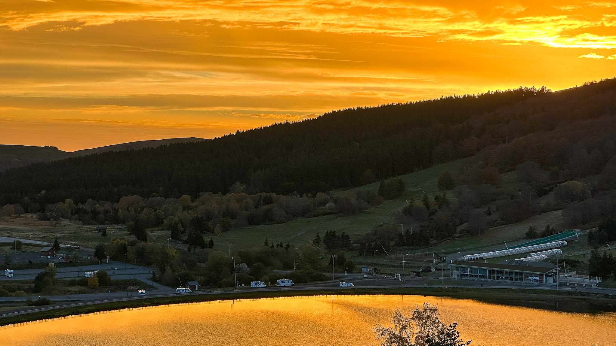 Super Besse, coucher de soleil automnale sur Super Besse