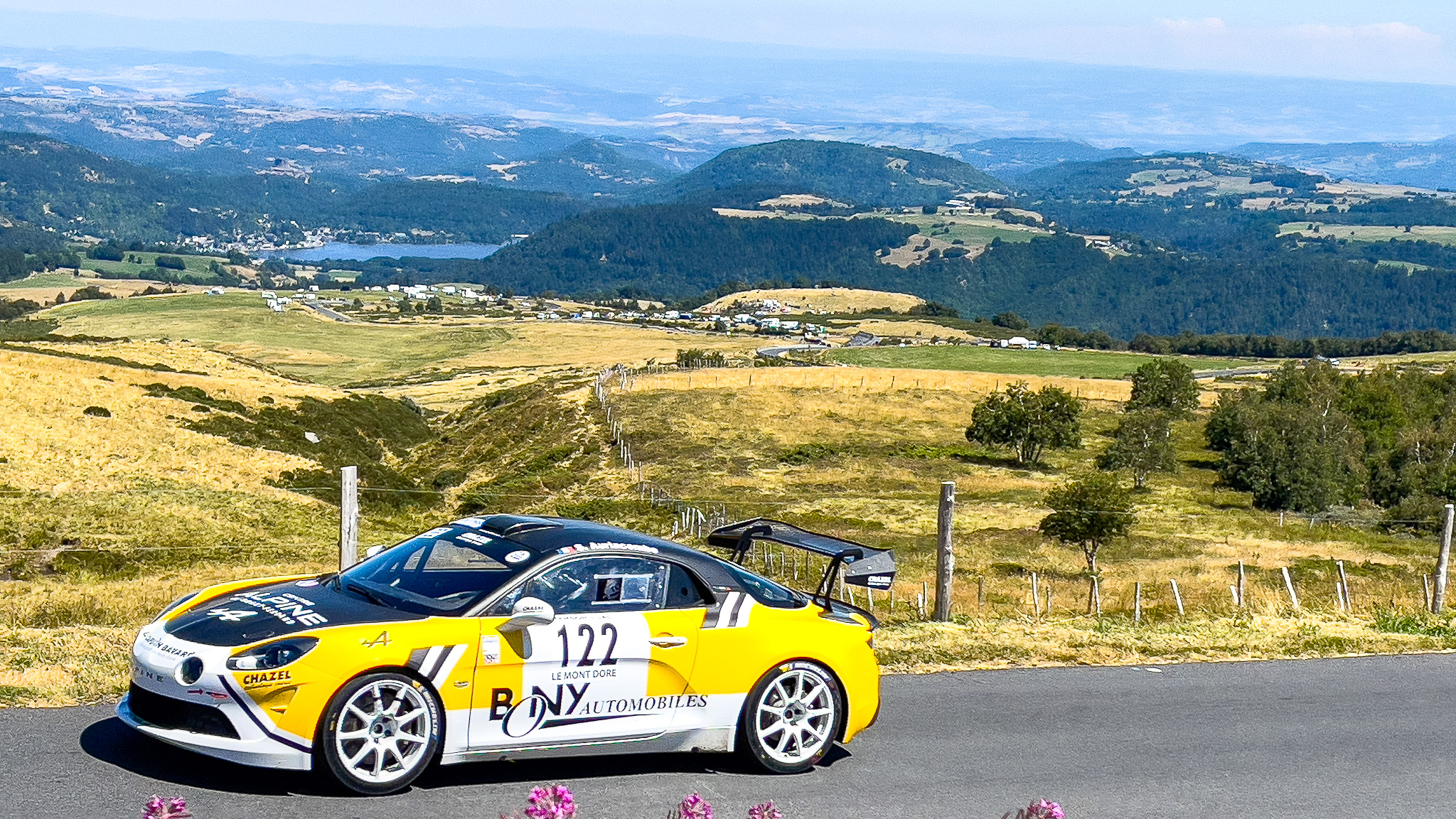 Course de Côte du Mont Dore : Spectacle et Vue sur le Lac Chambon - Adrénaline et Beauté