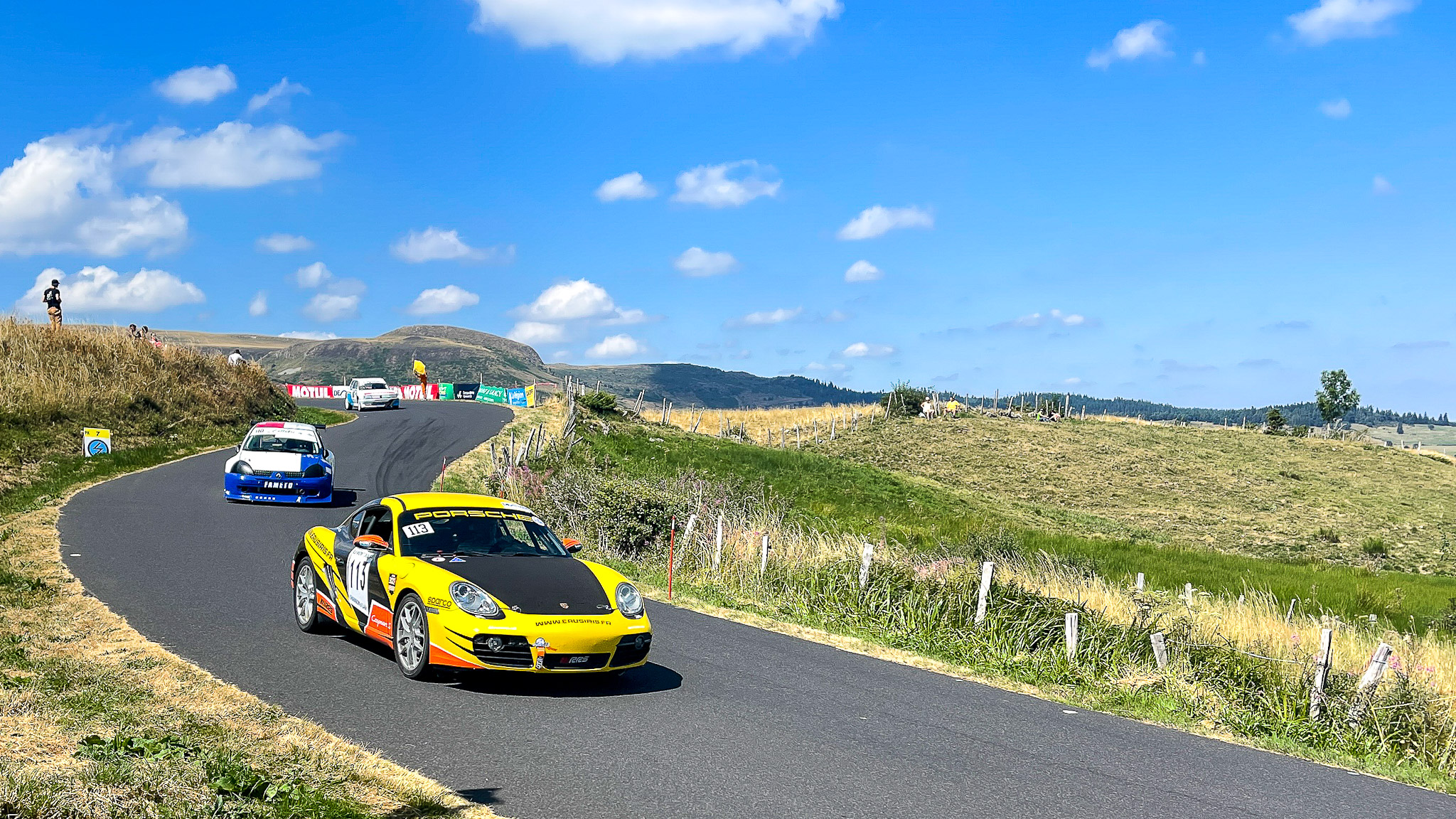 Course de Côte du Mont Dore : Retour aux Stands à Chambon-sur-Lac - Fin de Course et Détente