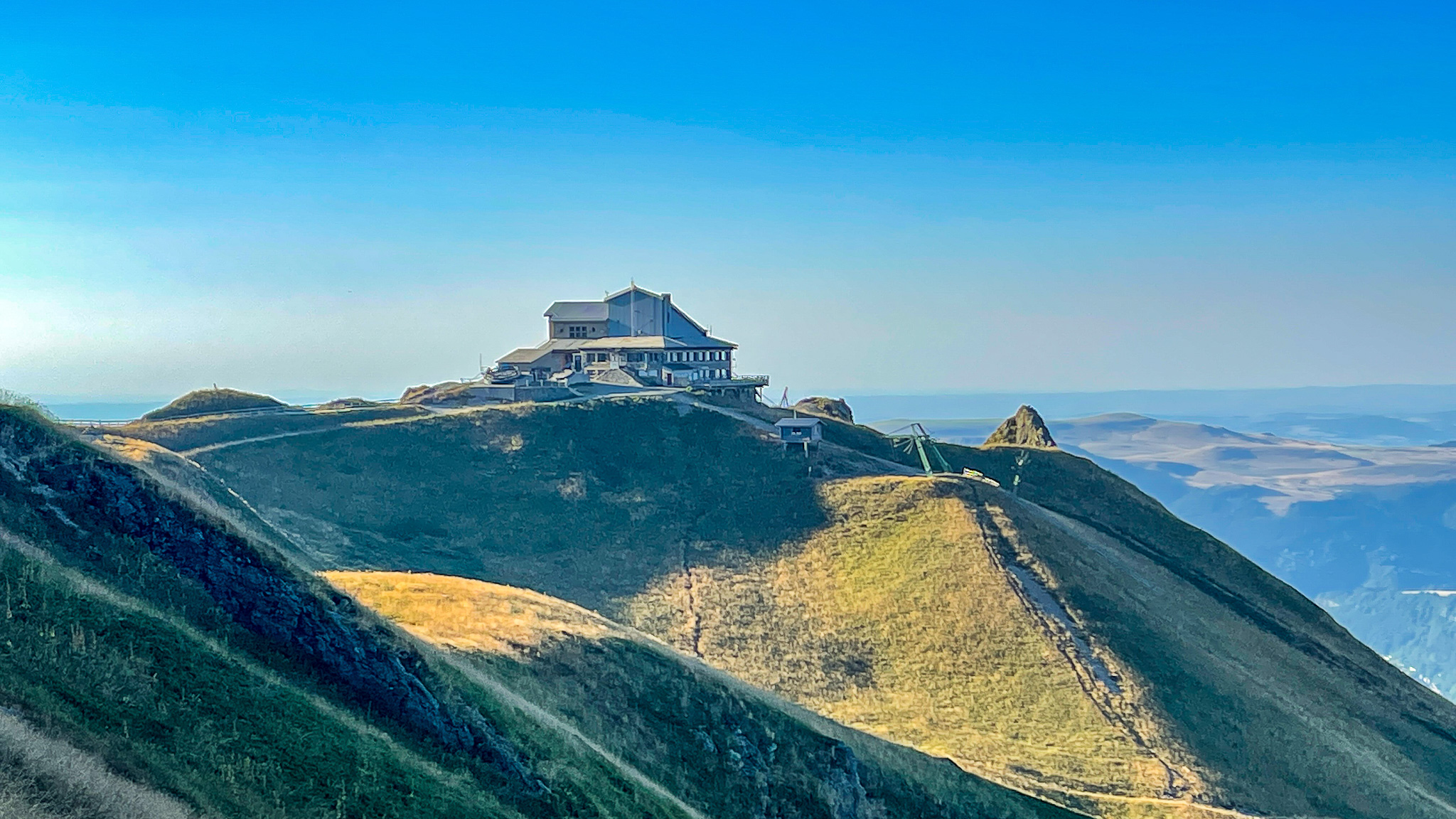 Col de la Cabane : Vue Magnifique sur le Téléphérique du Sancy