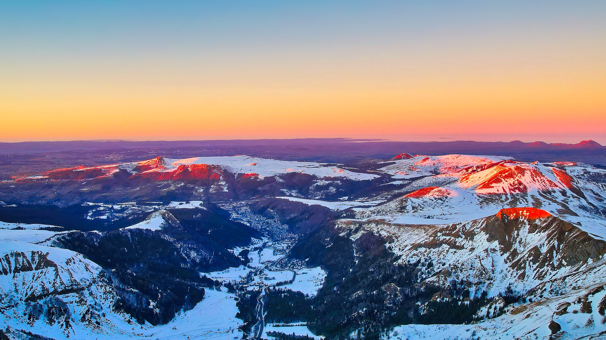 Massif du Sancy : Vallée de la Dordogne, Banne d'Ordanche, Puy Gros, Puy de la Tache, une Symphonie de Paysages