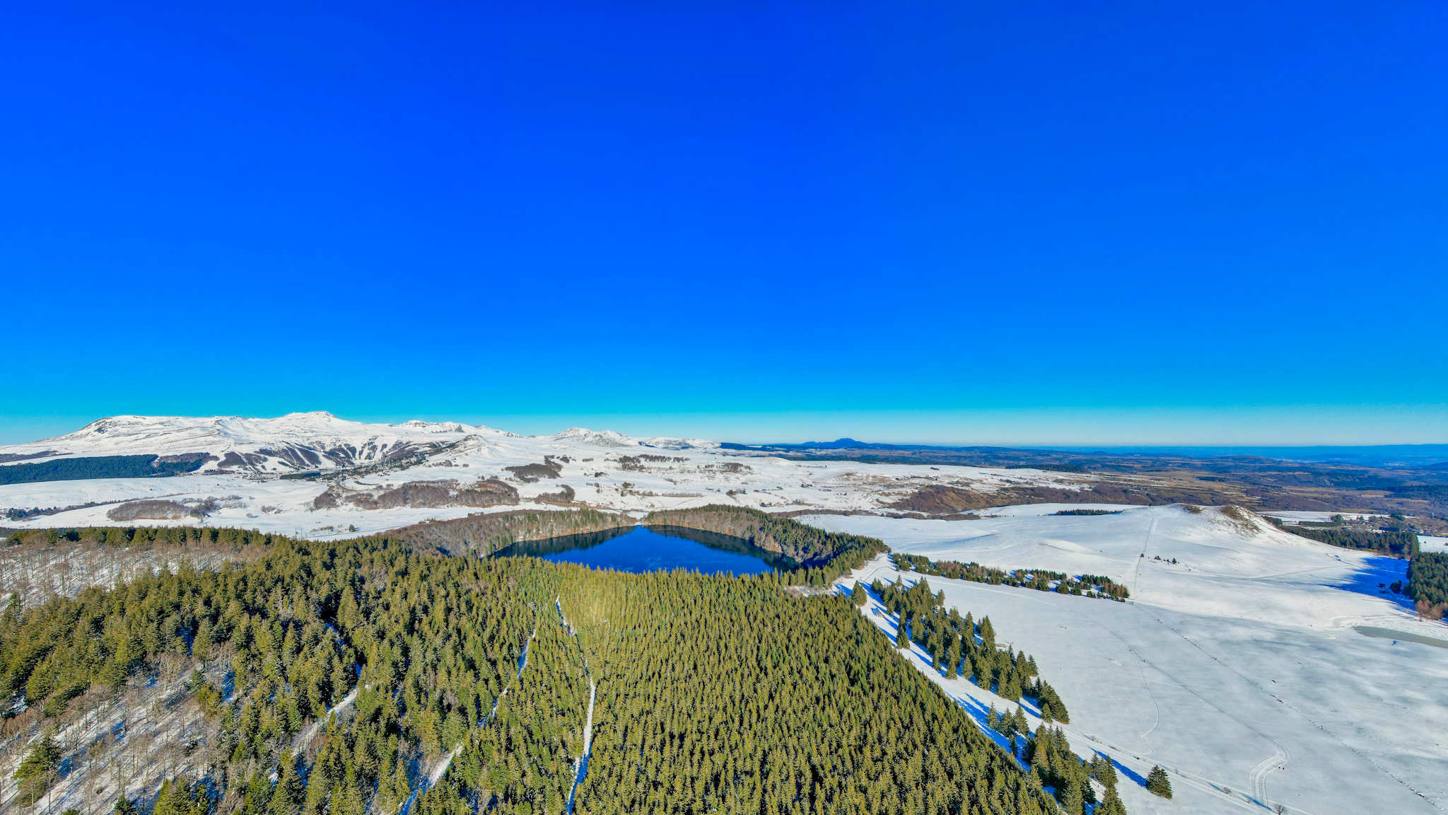 Lac Pavin : Panorama Impérial - Sancy & Super Besse au Sommet