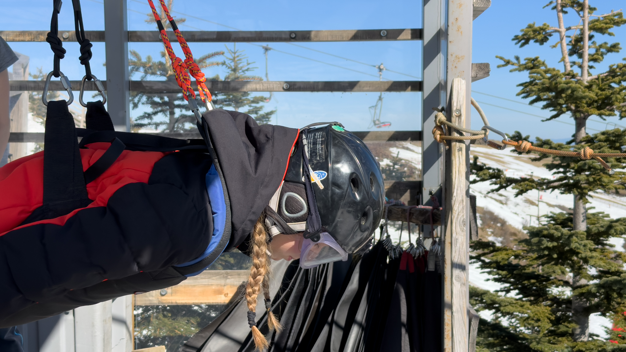 Tyrolienne Super Besse : Se concentrer avant le grand saut