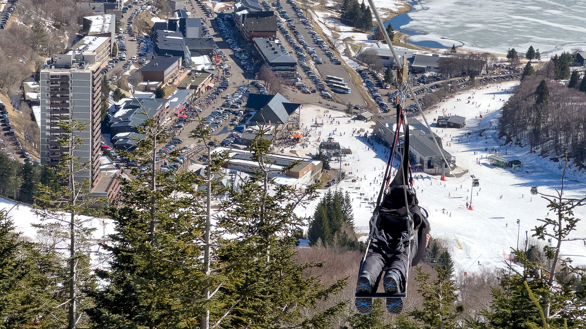 Tyrolienne Super Besse : Plongée vers la station de Super Besse