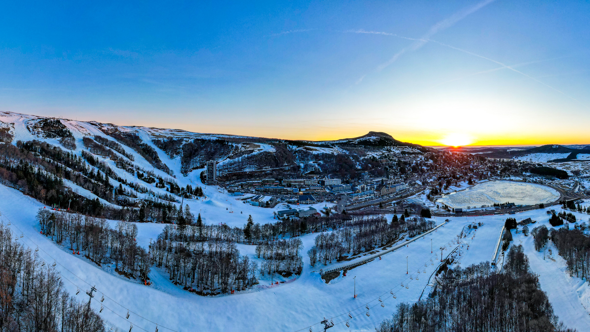 Massif du Sancy : Aube Dorée sur les Sommets